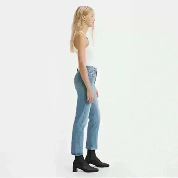 NWT- Levi's Premium Wedgie Straight High Rise Jeans Sz 26 - Picture 3 of 9